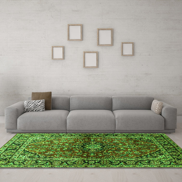 Machine Washable Medallion Green Traditional Area Rugs in a Living Room,, wshtr3124grn