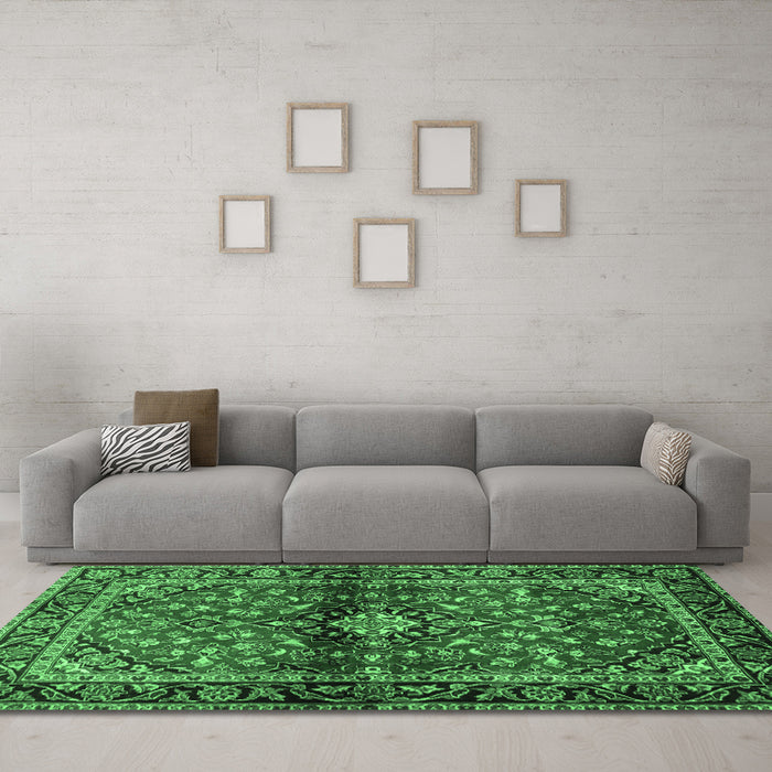 Machine Washable Medallion Emerald Green Traditional Area Rugs in a Living Room,, wshtr3125emgrn