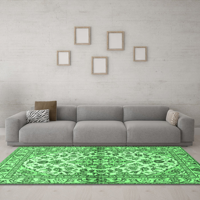 Machine Washable Medallion Emerald Green Traditional Area Rugs in a Living Room,, wshtr3126emgrn