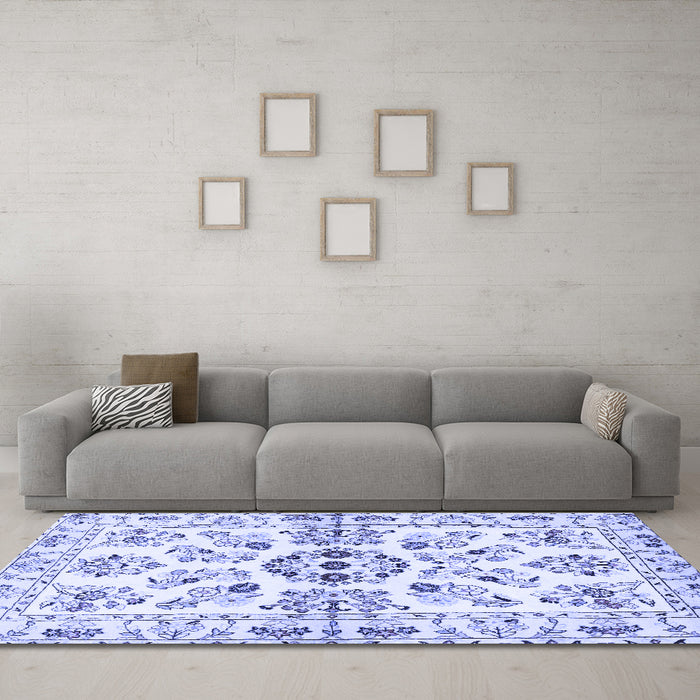Machine Washable Persian Blue Traditional Rug in a Living Room, wshtr3127blu