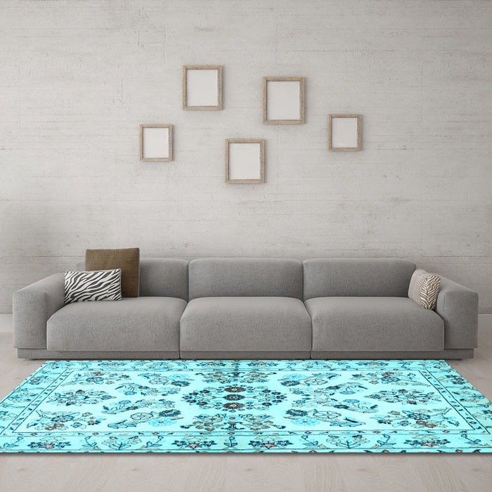 Machine Washable Persian Light Blue Traditional Rug in a Living Room, wshtr3127lblu