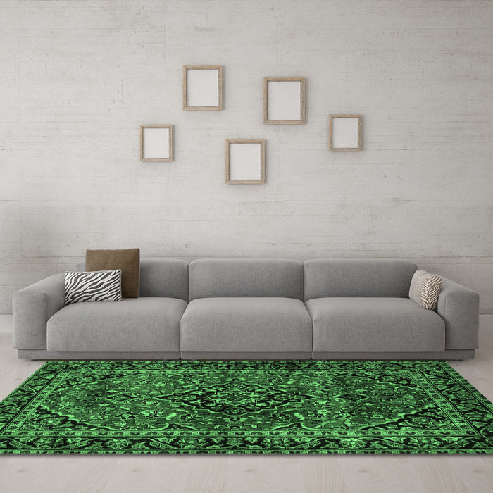 Machine Washable Persian Emerald Green Traditional Area Rugs in a Living Room,, wshtr3128emgrn