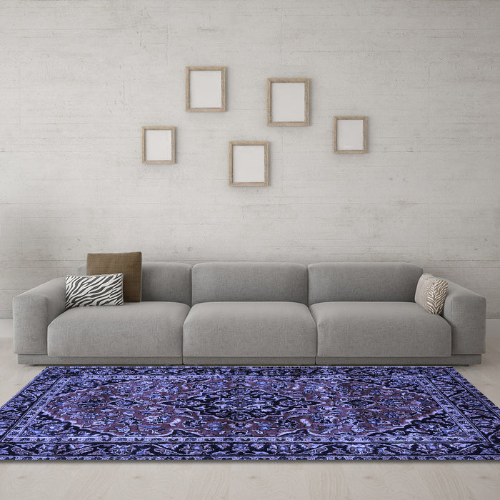 Machine Washable Persian Blue Traditional Rug in a Living Room, wshtr3128blu