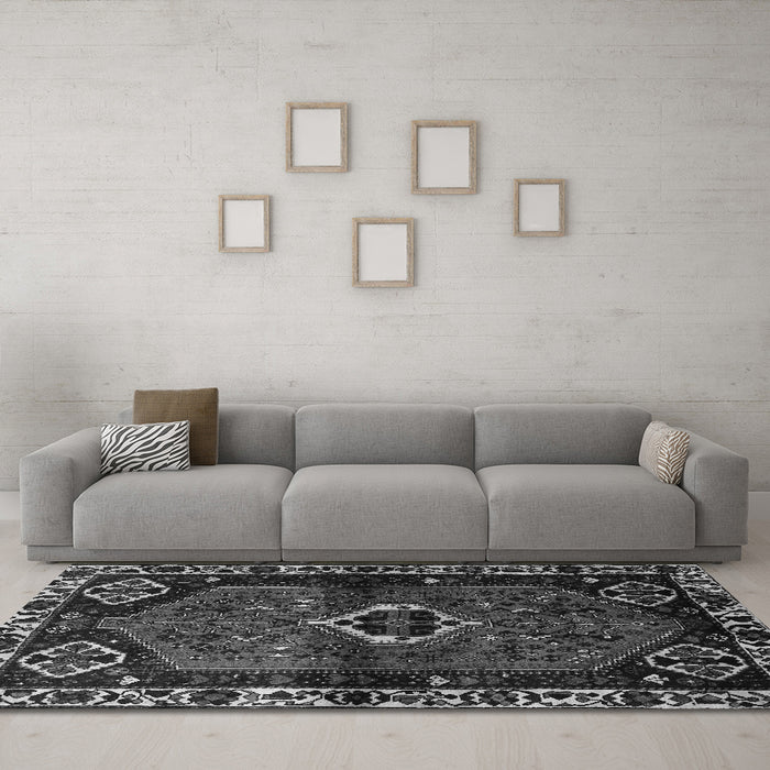 Machine Washable Persian Gray Traditional Rug in a Living Room,, wshtr3131gry