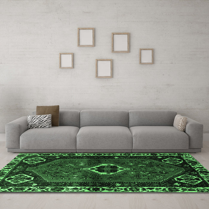 Machine Washable Persian Emerald Green Traditional Area Rugs in a Living Room,, wshtr3131emgrn