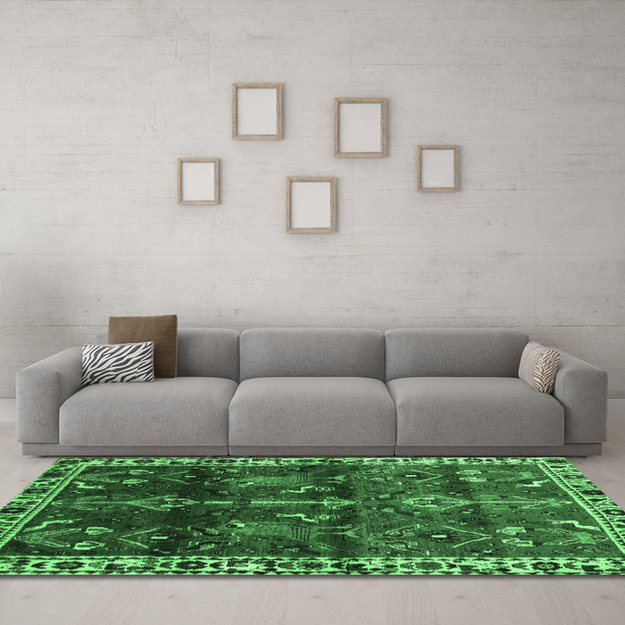 Machine Washable Persian Emerald Green Traditional Area Rugs in a Living Room,, wshtr3133emgrn
