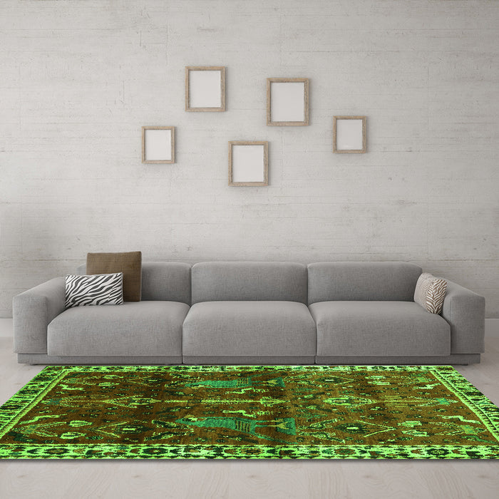 Machine Washable Persian Green Traditional Area Rugs in a Living Room,, wshtr3133grn