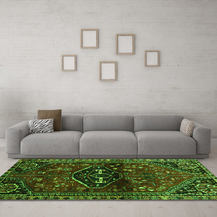 Machine Washable Persian Green Traditional Area Rugs in a Living Room,, wshtr3135grn