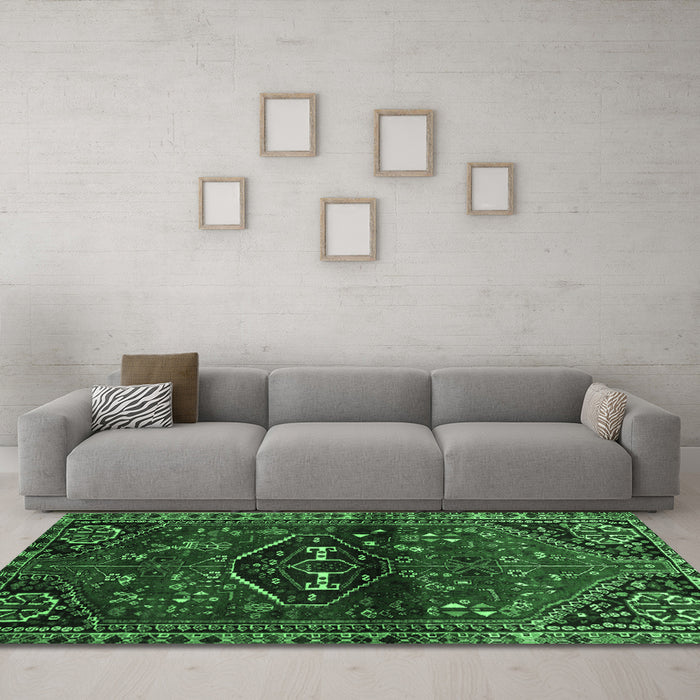 Machine Washable Persian Emerald Green Traditional Area Rugs in a Living Room,, wshtr3135emgrn