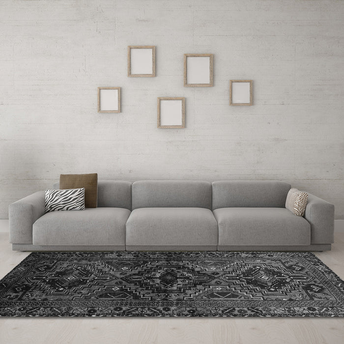 Machine Washable Persian Gray Traditional Rug in a Living Room,, wshtr3136gry