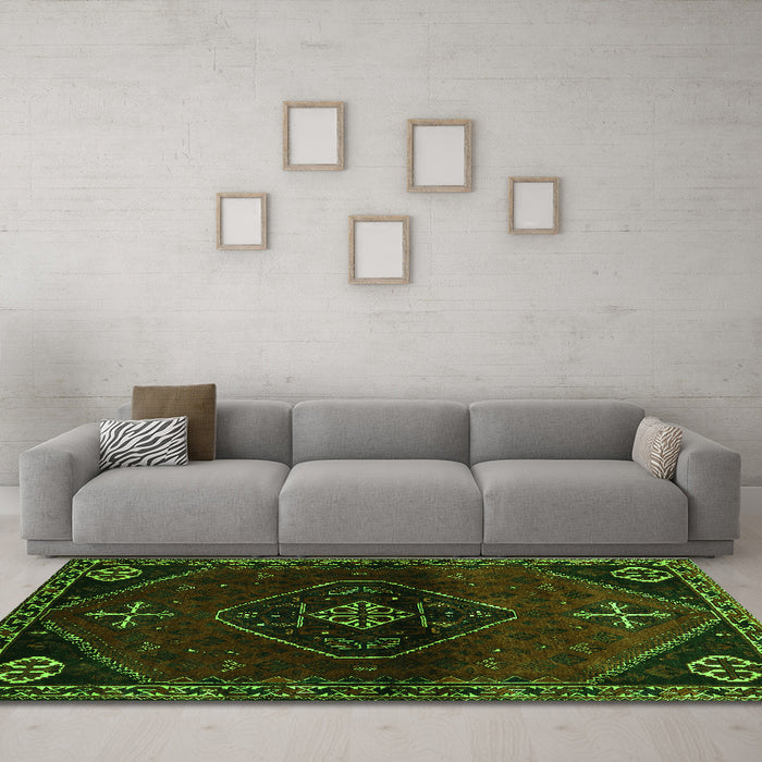 Machine Washable Persian Green Traditional Area Rugs in a Living Room,, wshtr3137grn