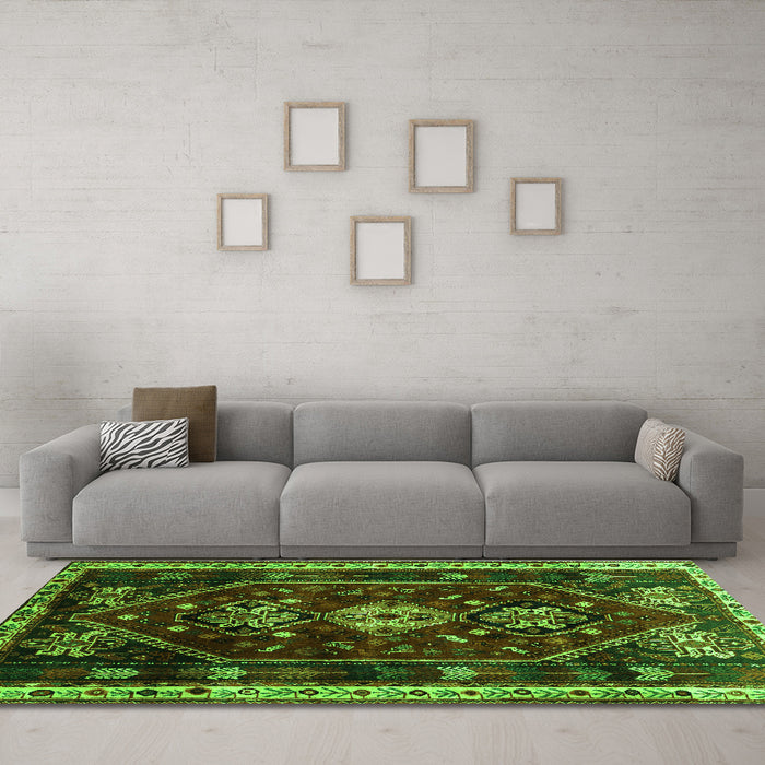 Machine Washable Persian Green Traditional Area Rugs in a Living Room,, wshtr3139grn