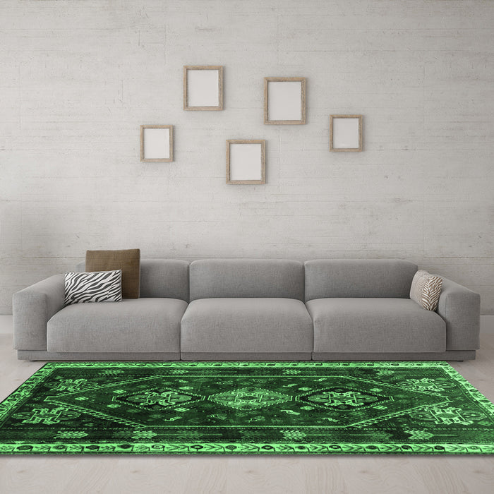 Machine Washable Persian Emerald Green Traditional Area Rugs in a Living Room,, wshtr3139emgrn