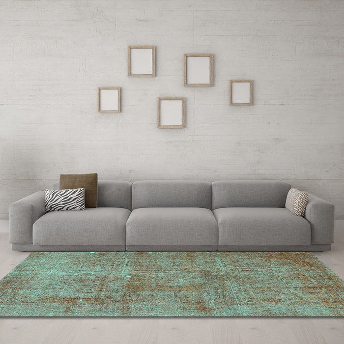 Machine Washable Persian Turquoise Traditional Area Rugs in a Living Room,, wshtr3142turq