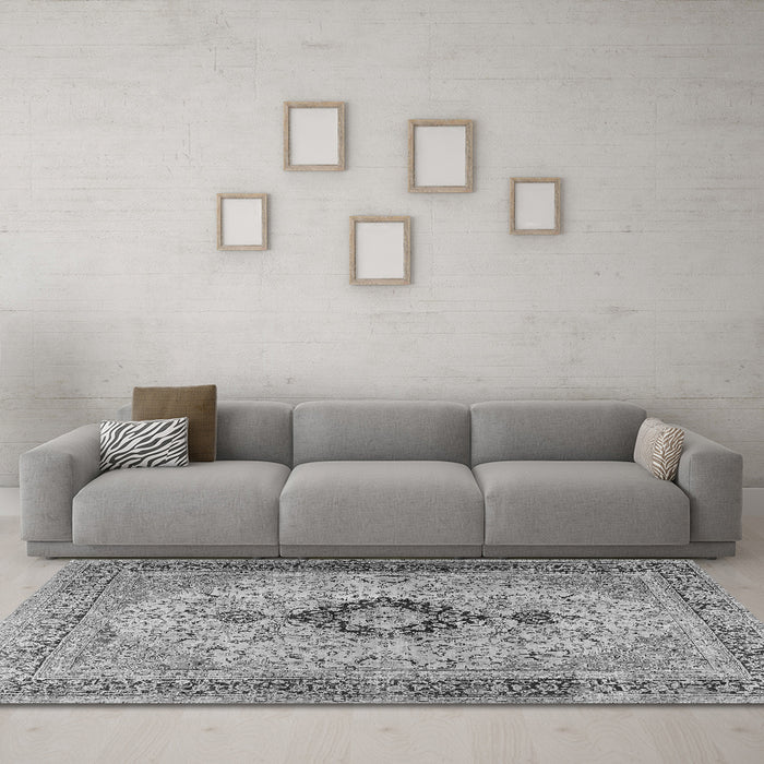 Machine Washable Persian Gray Traditional Rug in a Living Room,, wshtr3143gry