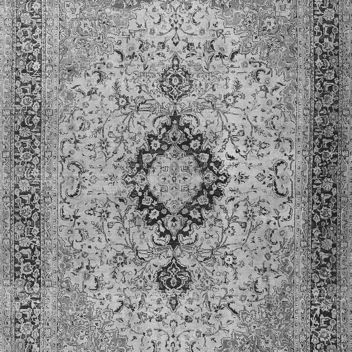 Serging Thickness of Machine Washable Persian Gray Traditional Rug, wshtr3143gry