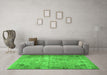 Machine Washable Persian Green Traditional Area Rugs in a Living Room,, wshtr3144grn