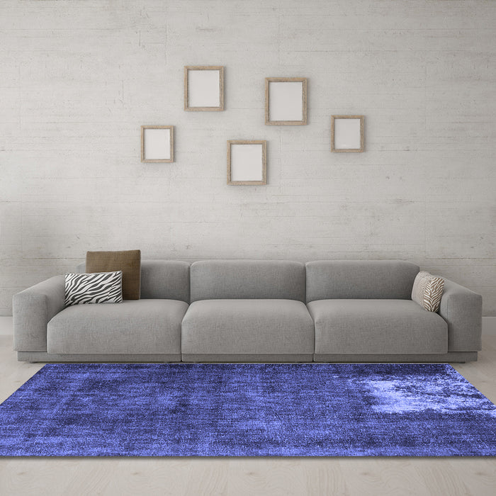 Machine Washable Persian Blue Traditional Rug in a Living Room, wshtr3145blu