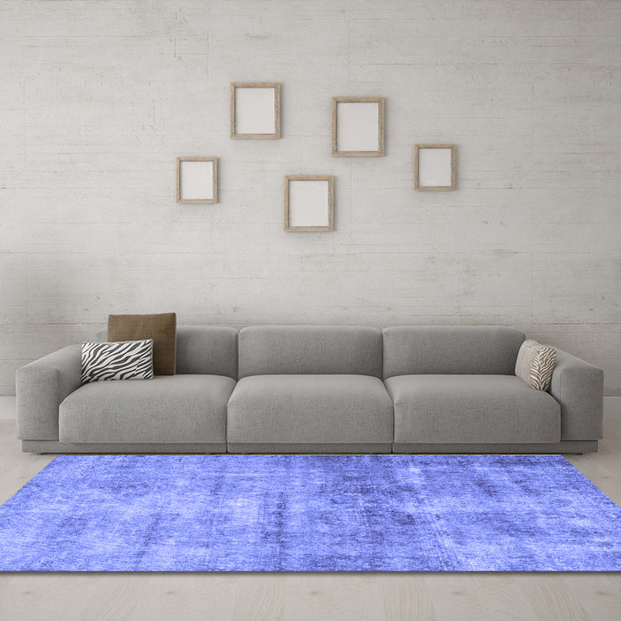 Machine Washable Persian Blue Traditional Rug in a Living Room, wshtr3147blu