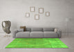 Machine Washable Persian Green Traditional Area Rugs in a Living Room,, wshtr3148grn