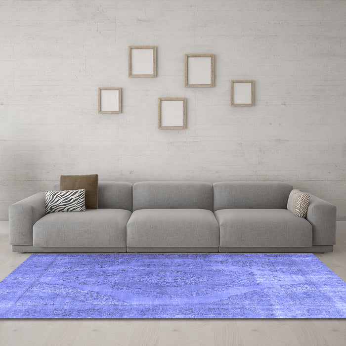 Machine Washable Persian Blue Traditional Rug in a Living Room, wshtr3148blu