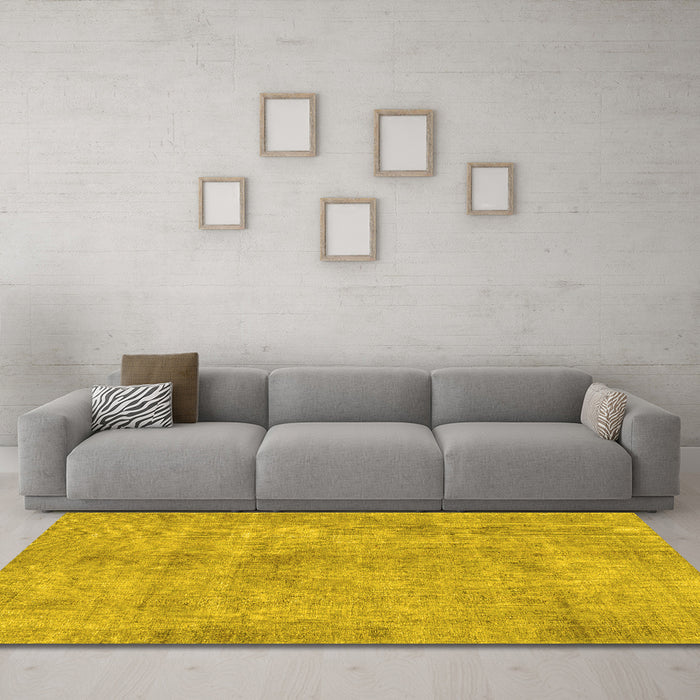 Machine Washable Persian Yellow Traditional Rug in a Living Room, wshtr3149yw