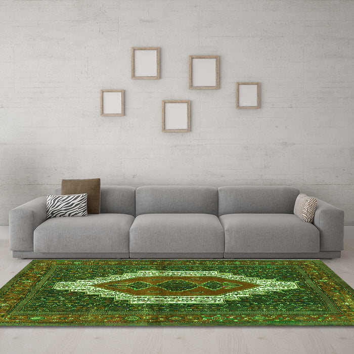 Machine Washable Persian Green Traditional Area Rugs in a Living Room,, wshtr314grn
