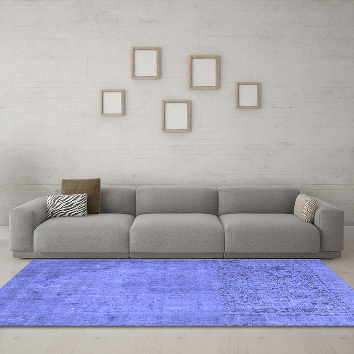 Machine Washable Persian Blue Traditional Rug in a Living Room, wshtr3152blu