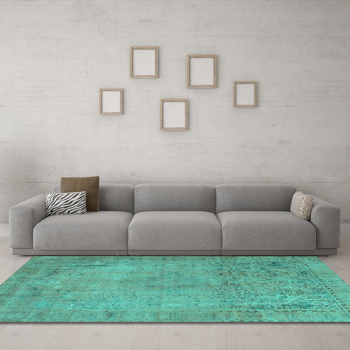 Machine Washable Persian Turquoise Traditional Area Rugs in a Living Room,, wshtr3152turq
