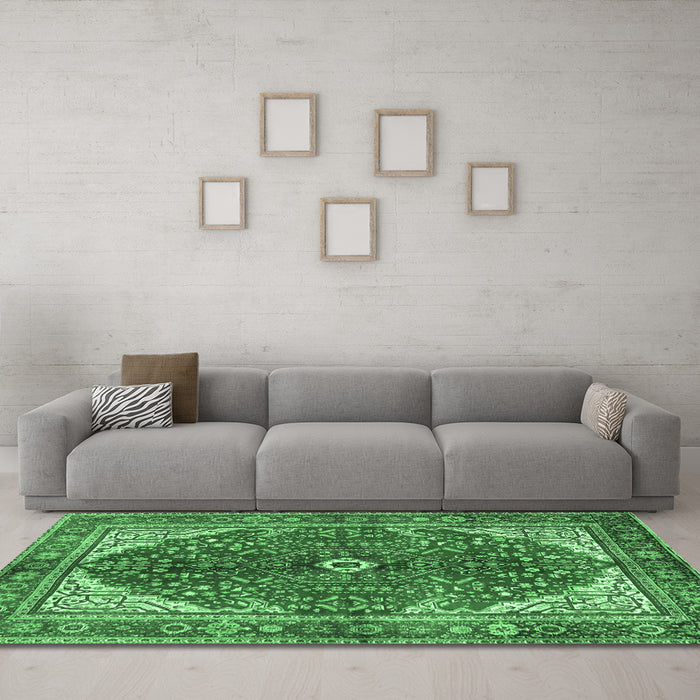 Machine Washable Medallion Emerald Green Traditional Area Rugs in a Living Room,, wshtr3154emgrn