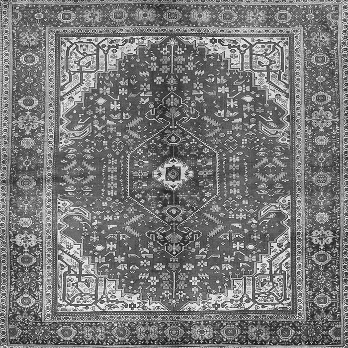 Serging Thickness of Medallion Gray Traditional Rug, tr3154gry