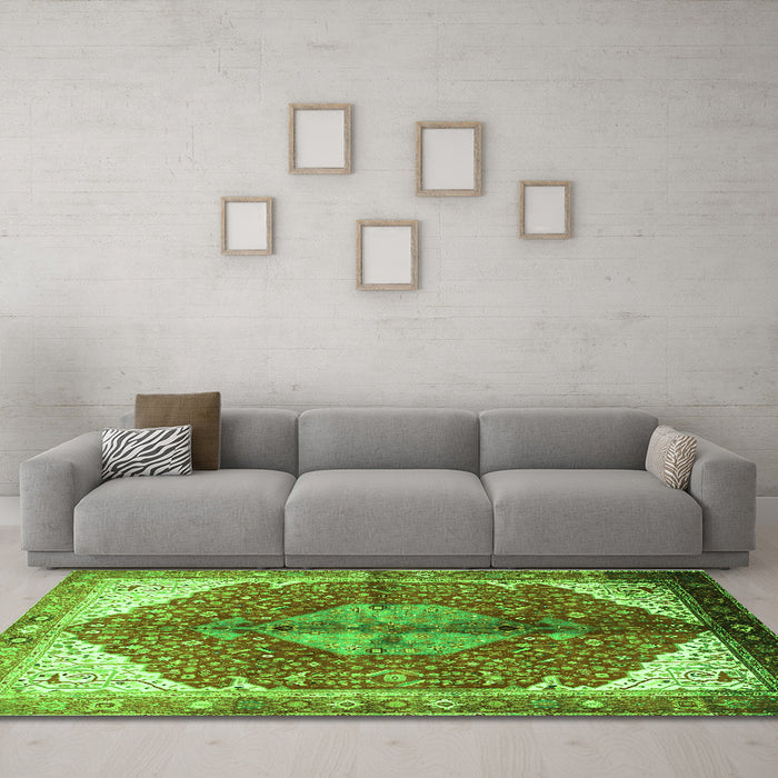 Machine Washable Medallion Green Traditional Area Rugs in a Living Room,, wshtr3156grn