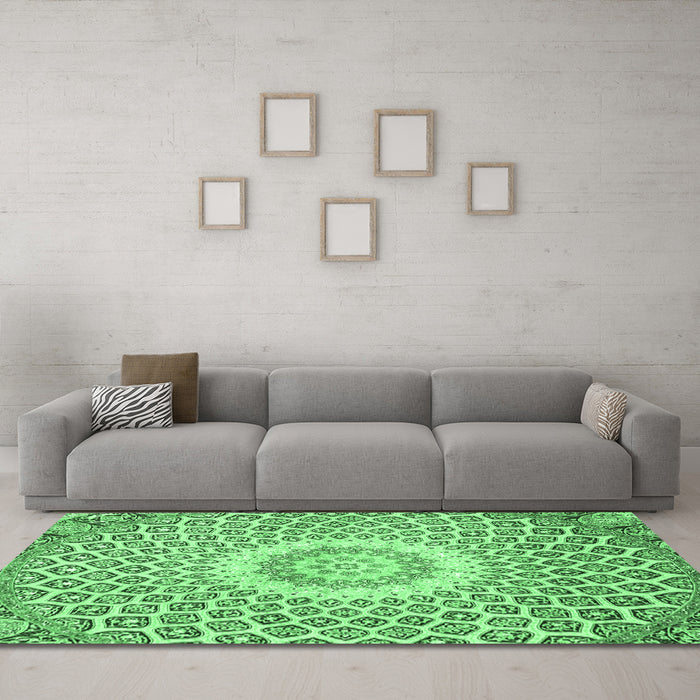 Machine Washable Medallion Emerald Green Traditional Area Rugs in a Living Room,, wshtr3157emgrn