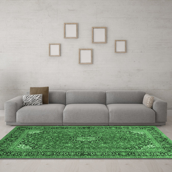 Machine Washable Persian Emerald Green Traditional Area Rugs in a Living Room,, wshtr3159emgrn