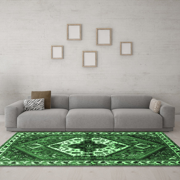 Machine Washable Persian Emerald Green Traditional Area Rugs in a Living Room,, wshtr315emgrn