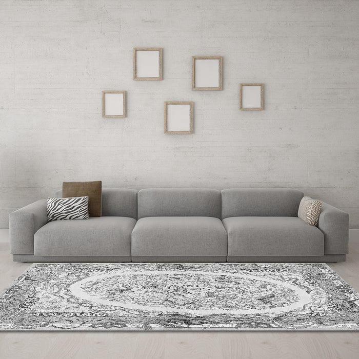 Machine Washable Persian Gray Traditional Rug in a Living Room,, wshtr3163gry