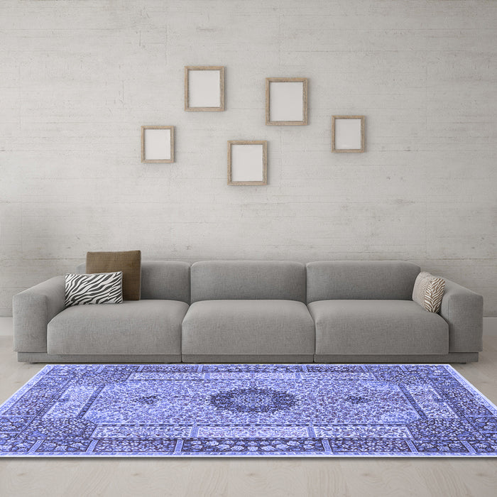 Machine Washable Persian Blue Traditional Rug in a Living Room, wshtr3165blu