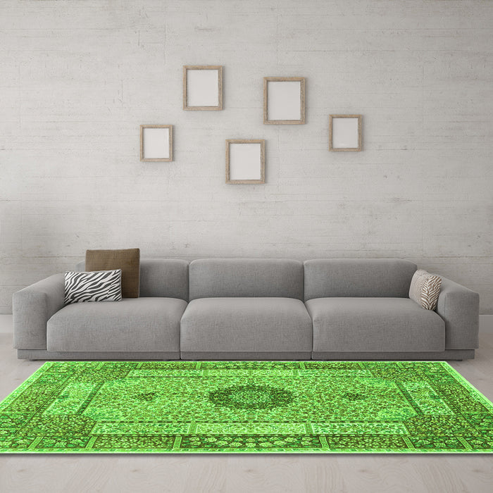 Machine Washable Persian Green Traditional Area Rugs in a Living Room,, wshtr3165grn