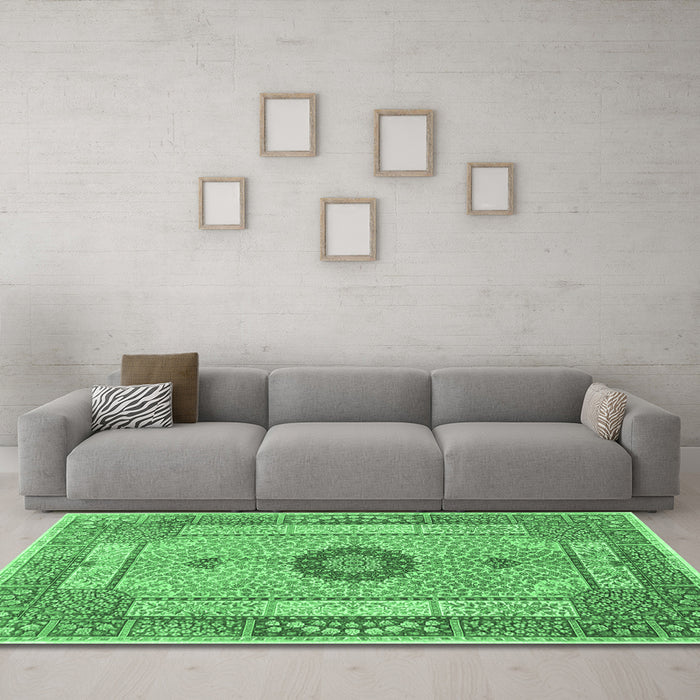 Machine Washable Persian Emerald Green Traditional Area Rugs in a Living Room,, wshtr3165emgrn