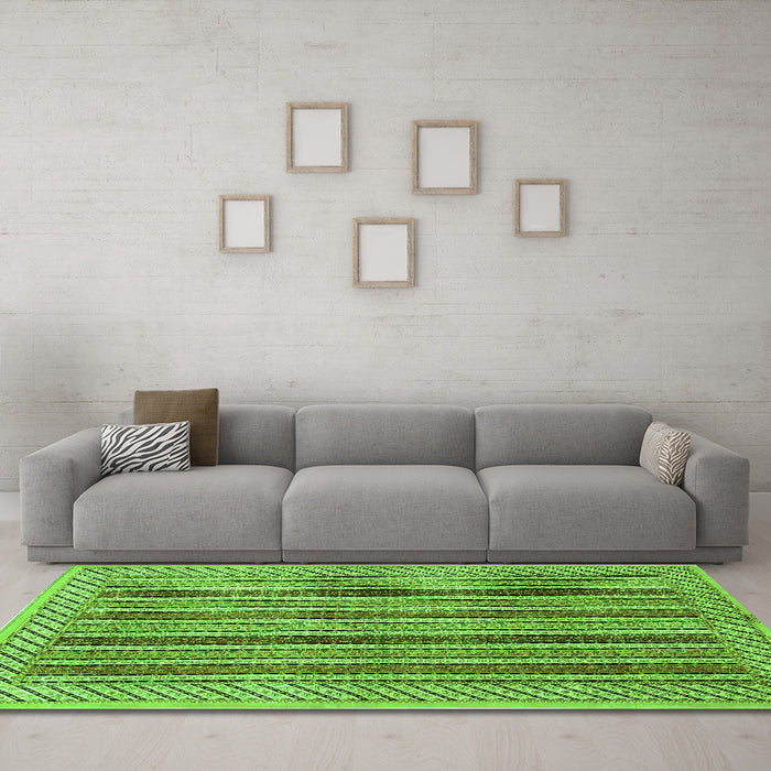 Machine Washable Persian Green Traditional Area Rugs in a Living Room,, wshtr3166grn