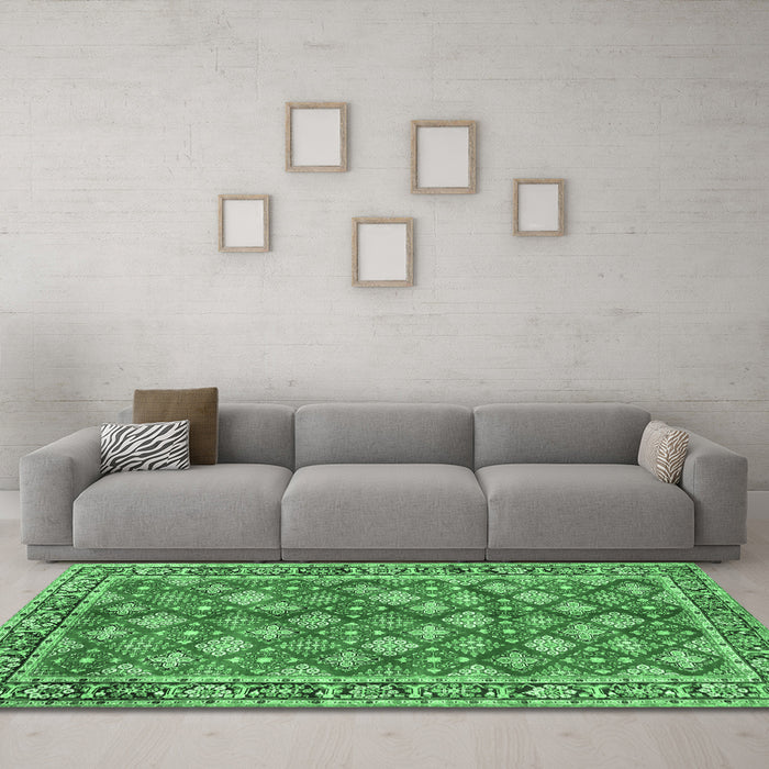 Machine Washable Persian Emerald Green Traditional Area Rugs in a Living Room,, wshtr3167emgrn