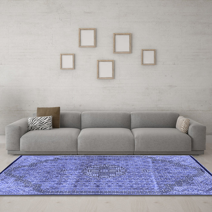Machine Washable Persian Blue Traditional Rug in a Living Room, wshtr3168blu