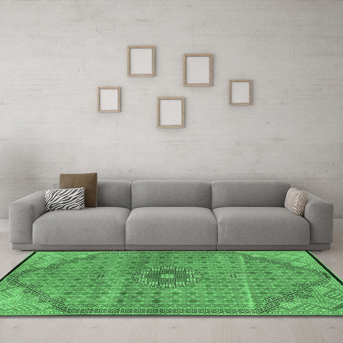 Machine Washable Persian Emerald Green Traditional Area Rugs in a Living Room,, wshtr3168emgrn