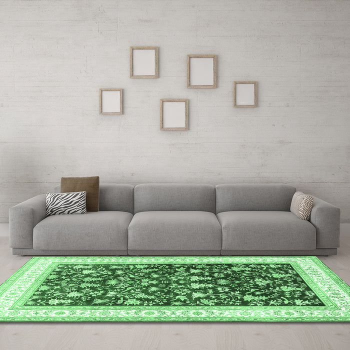 Machine Washable Persian Emerald Green Traditional Area Rugs in a Living Room,, wshtr3169emgrn