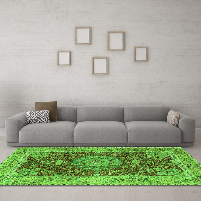 Machine Washable Medallion Green Traditional Area Rugs in a Living Room,, wshtr3170grn