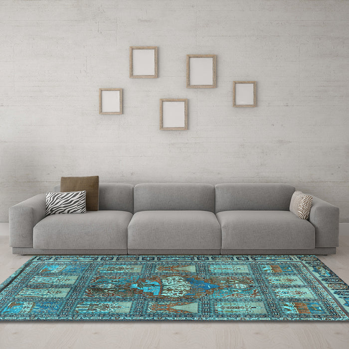 Machine Washable Animal Light Blue Traditional Rug in a Living Room, wshtr3171lblu