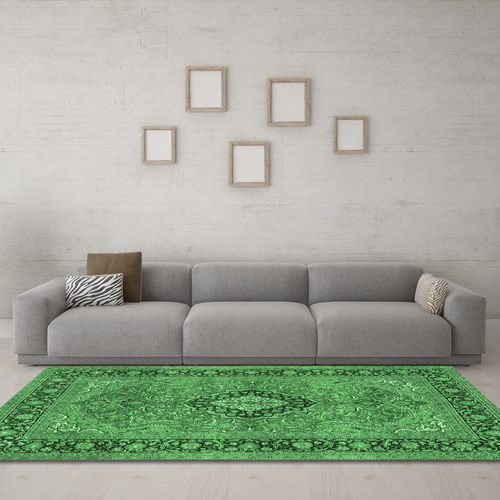 Machine Washable Persian Emerald Green Traditional Area Rugs in a Living Room,, wshtr3172emgrn
