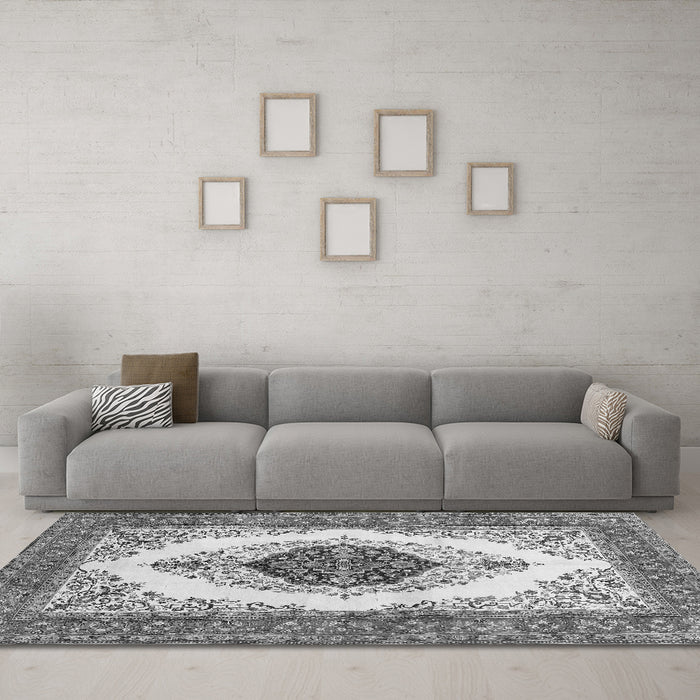 Machine Washable Persian Gray Traditional Rug in a Living Room,, wshtr3173gry
