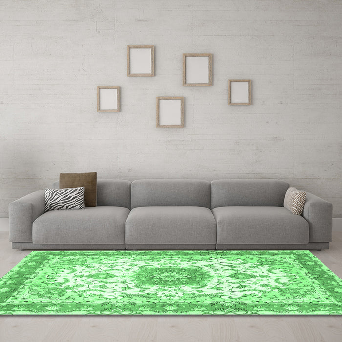 Machine Washable Persian Emerald Green Traditional Area Rugs in a Living Room,, wshtr3174emgrn