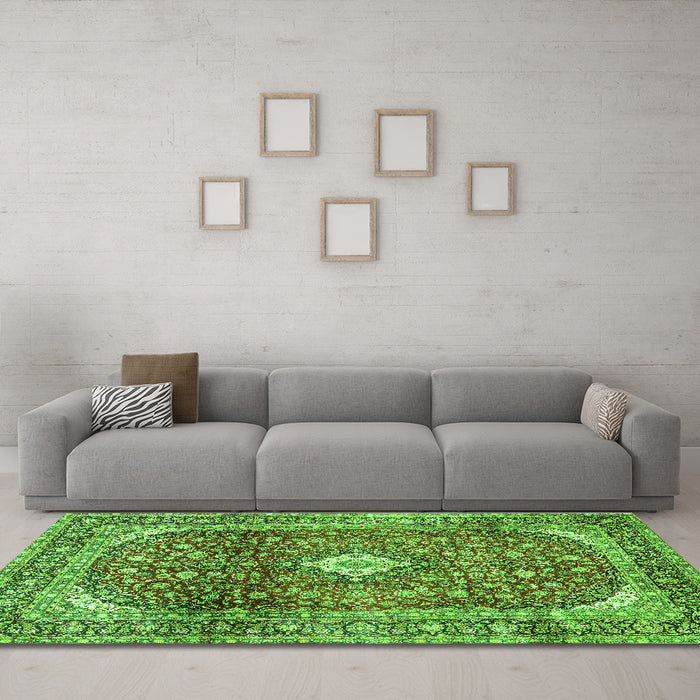 Machine Washable Persian Green Traditional Area Rugs in a Living Room,, wshtr3176grn